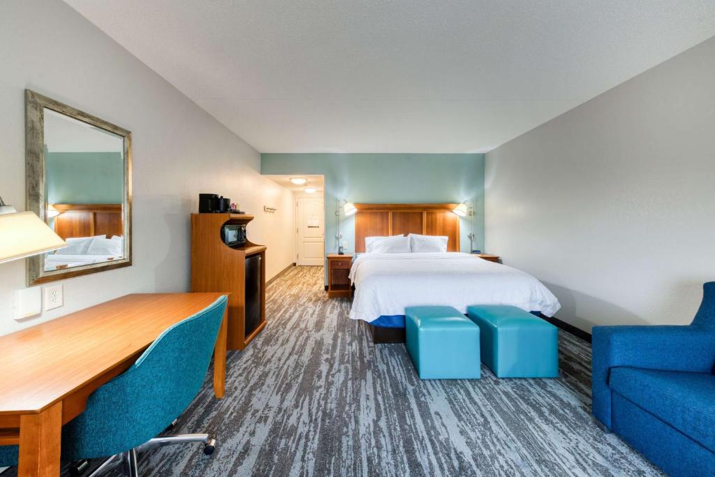 King Studio with Sofa Bed – Non-Smoking