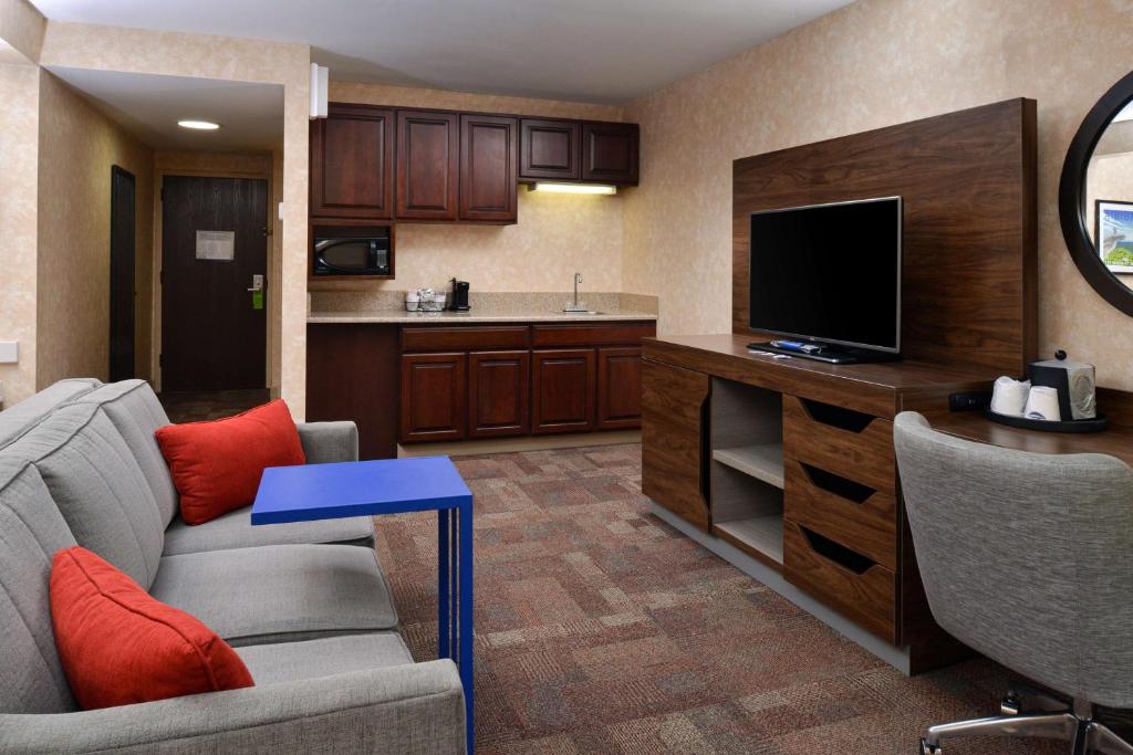 King Studio with Sofa Bed- Smoking