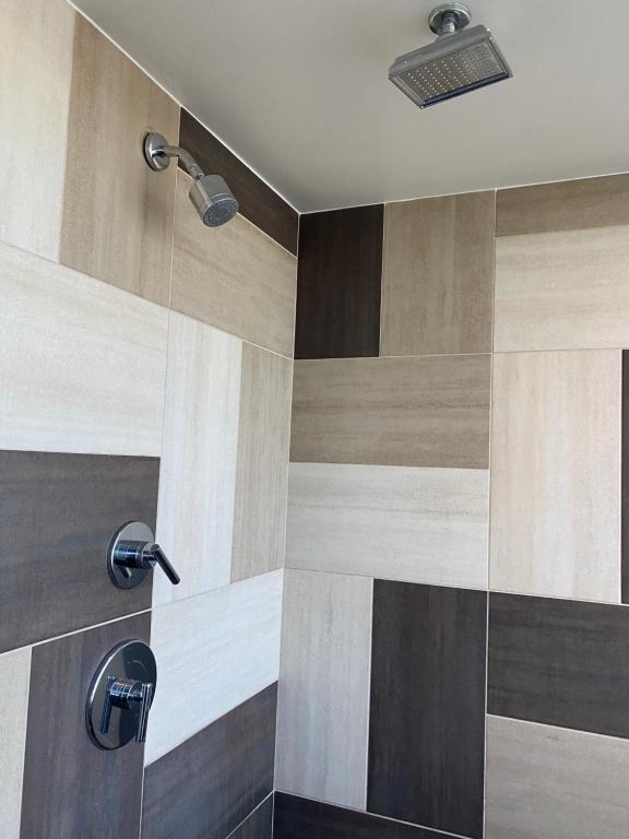 King Nonsmoking Platinum Tower