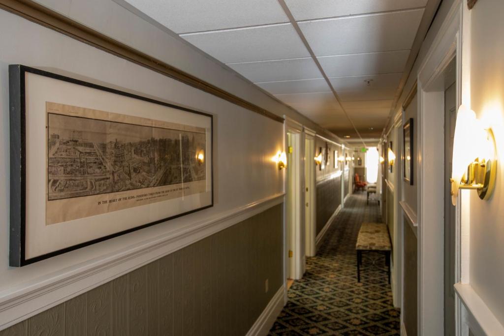 Queen Room with Shared Bathroom