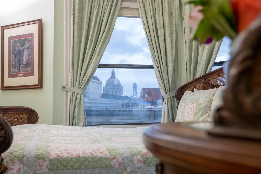 Queen Room with Shared Bathroom