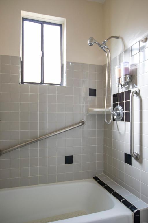 Twin Room with Shared Bathroom