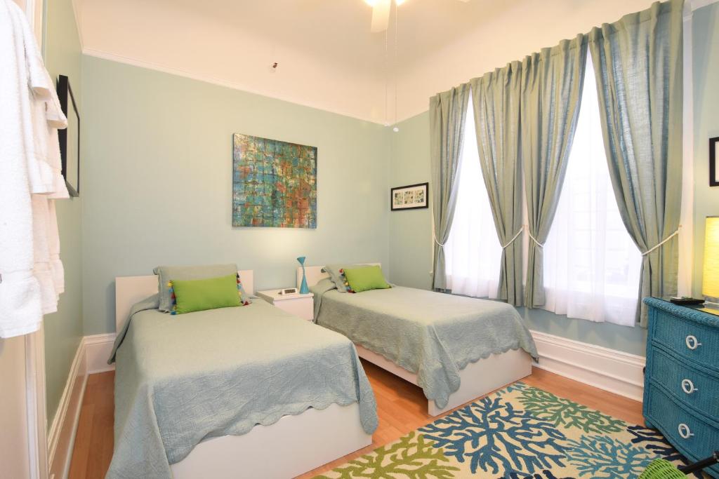 Twin Room with Shared Bathroom