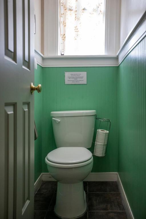 Twin Room with Shared Bathroom