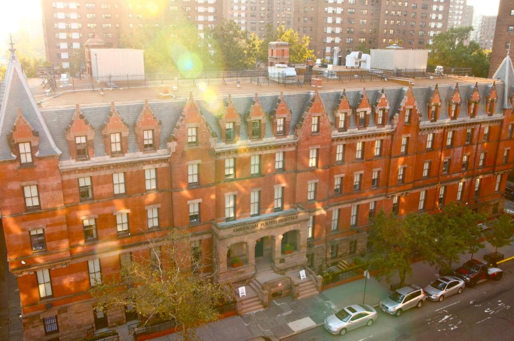 Bed in All-Gender 6-Bed Dormitory