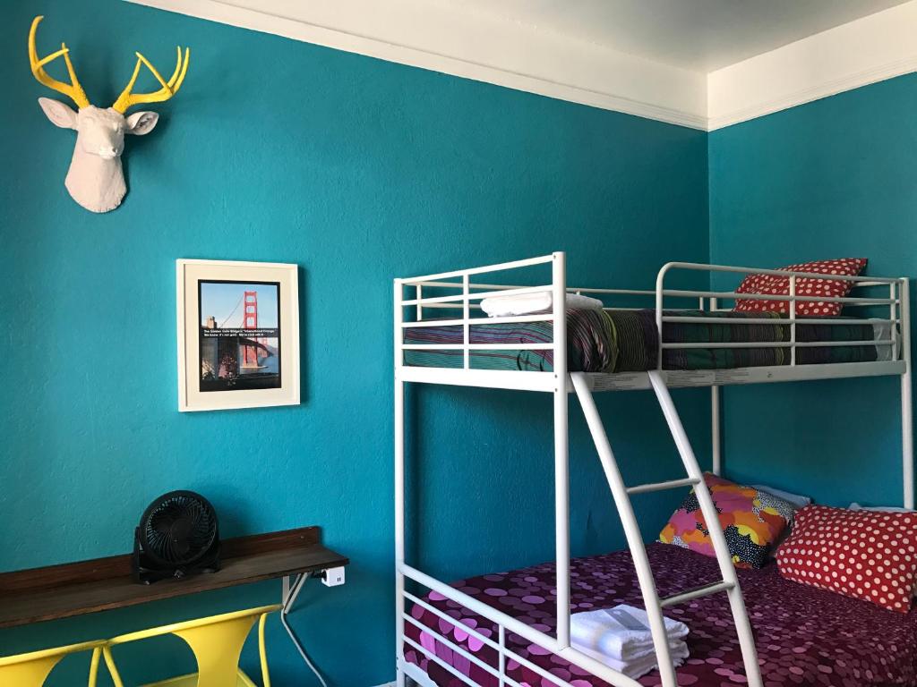 Private Economy Room