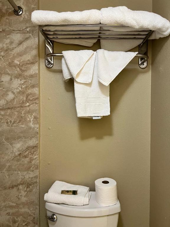 Queen Room with Two Queen Beds – Non-Smoking