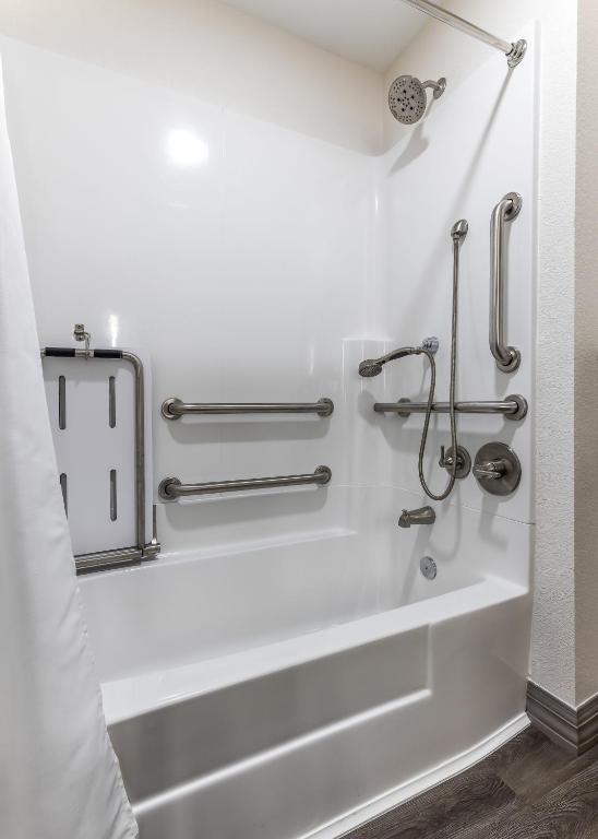 Double Room with Two Double Beds – AccessibleNon Smoking