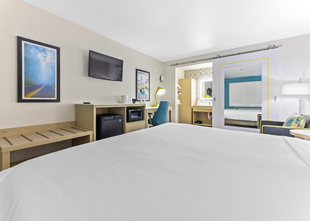 Standard King Room – Non Smoking