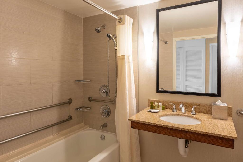 Queen Room with Two Queen Beds – Disability Access