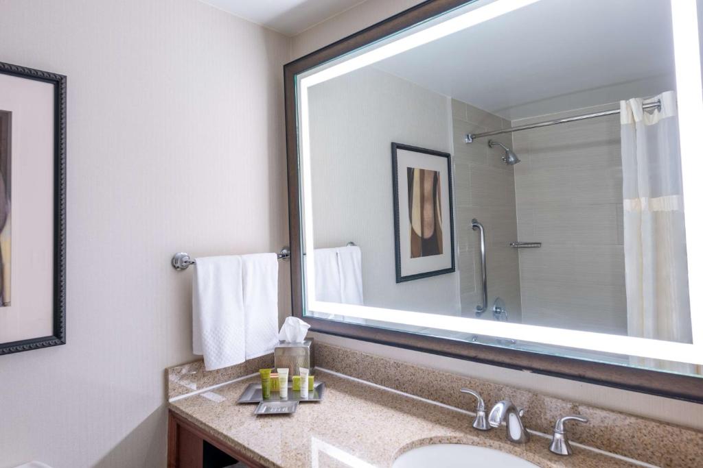 Queen Room with Two Queen Beds – Non-Smoking