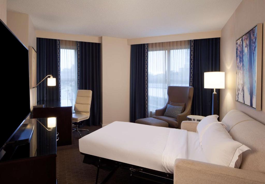 One-Bedroom King Suite