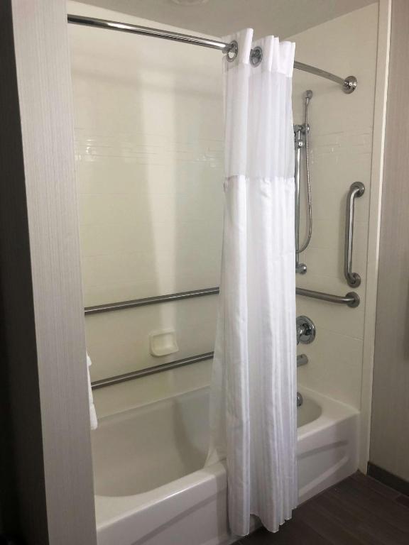 King Room – Hearing Accessible