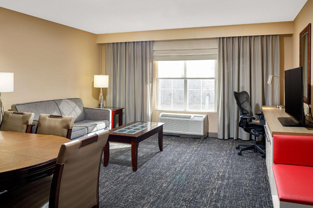 King Suite with Sofa Bed