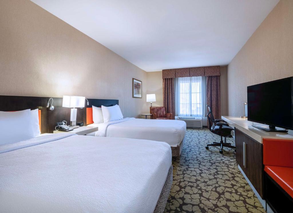 Queen Room with Two Queen Beds