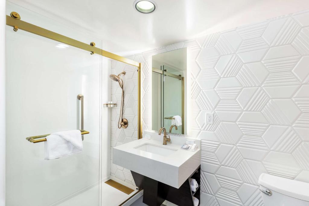 King Room – Non-Smoking