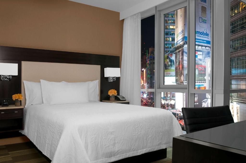 King Room with Partial View of Times Square