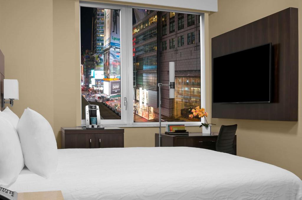 King Room with Partial View of Times Square