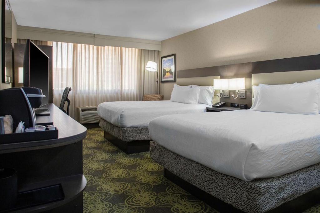 One-Bedroom Suite with Two Queen Beds