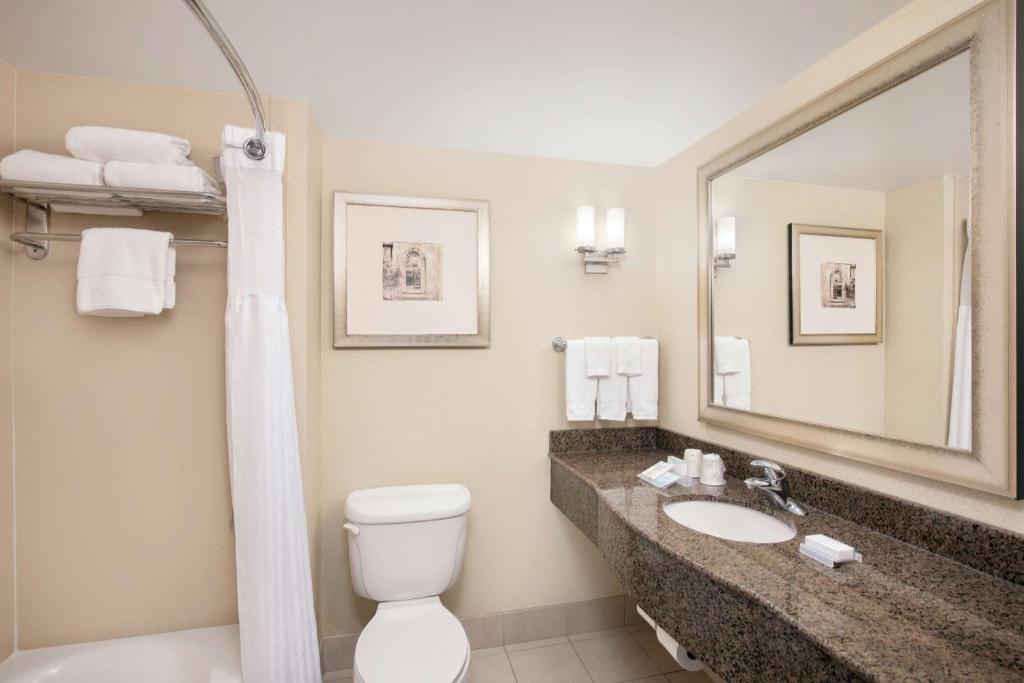 Evolution Queen Room with Two Queen Beds