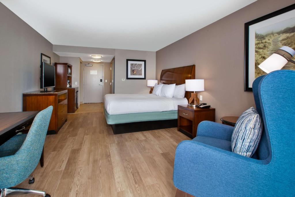 Premium King Room with Oceanfront View