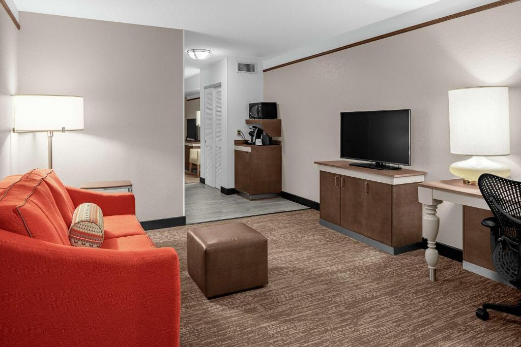 King Evolution Suite-Non-Smoking