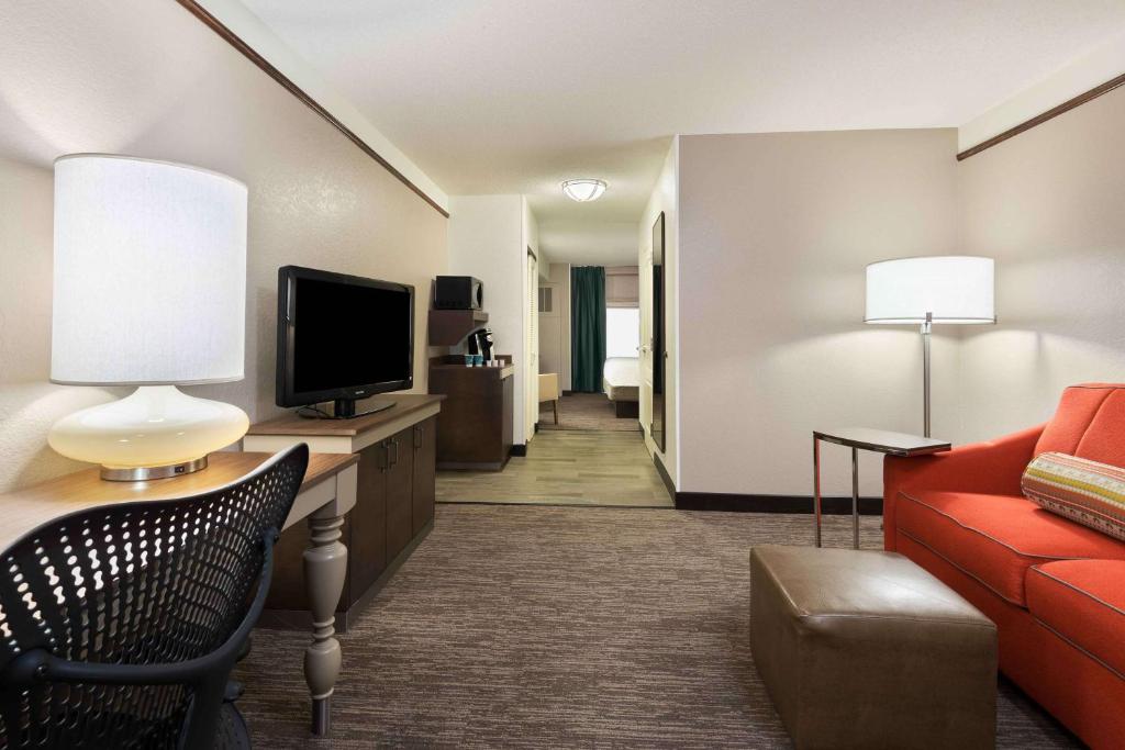 King Evolution Suite-Non-Smoking