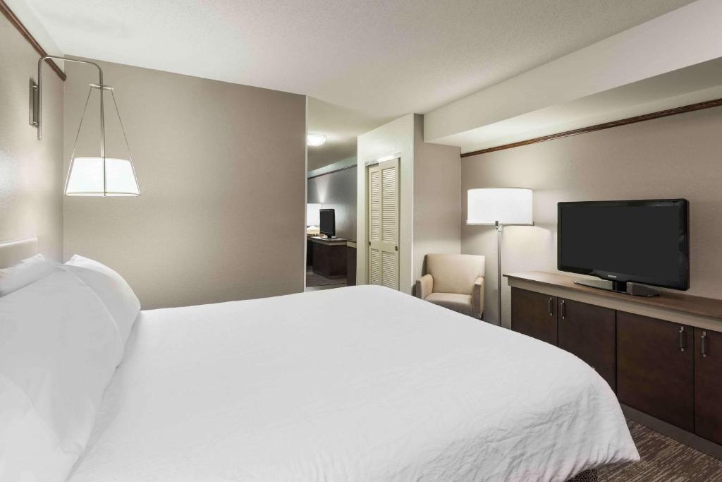 King Evolution Suite-Non-Smoking