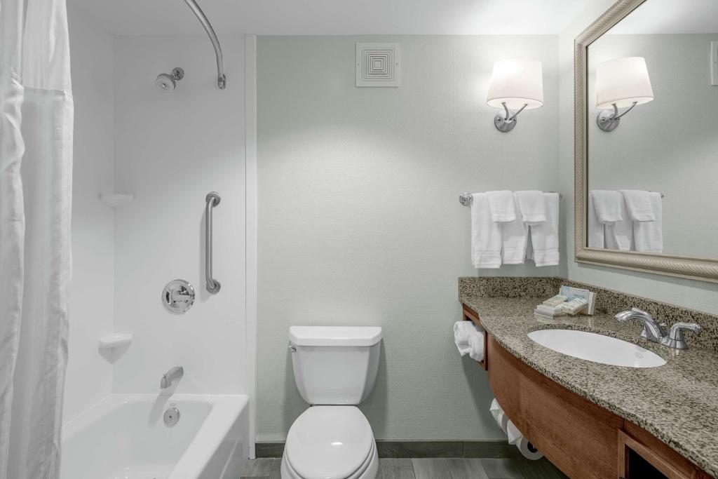 Queen Room with Two Queen Beds – Hearing AccessibleNon-Smoking