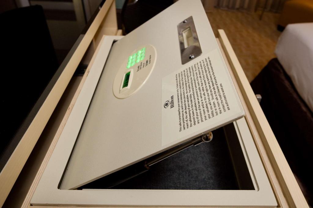 King Room with View – Mobility Accessible