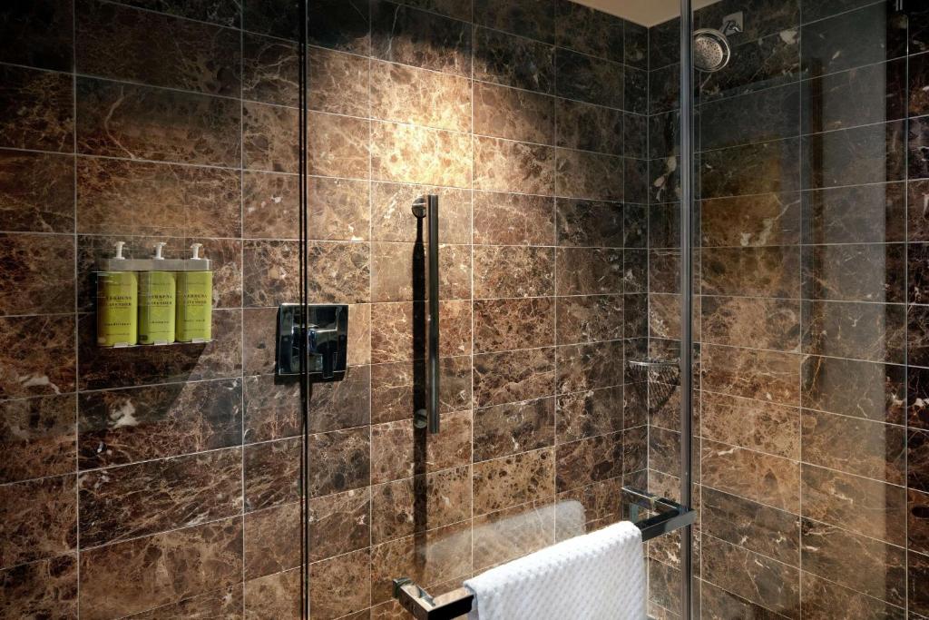 Non-Smoking Tech Floor King Room