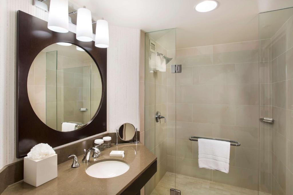 Skyline Suite – One King Bed