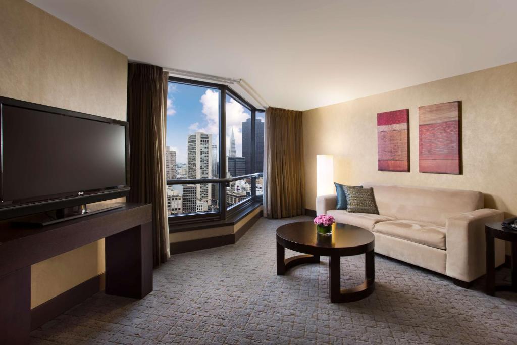 Sunset Suite – One King Bed