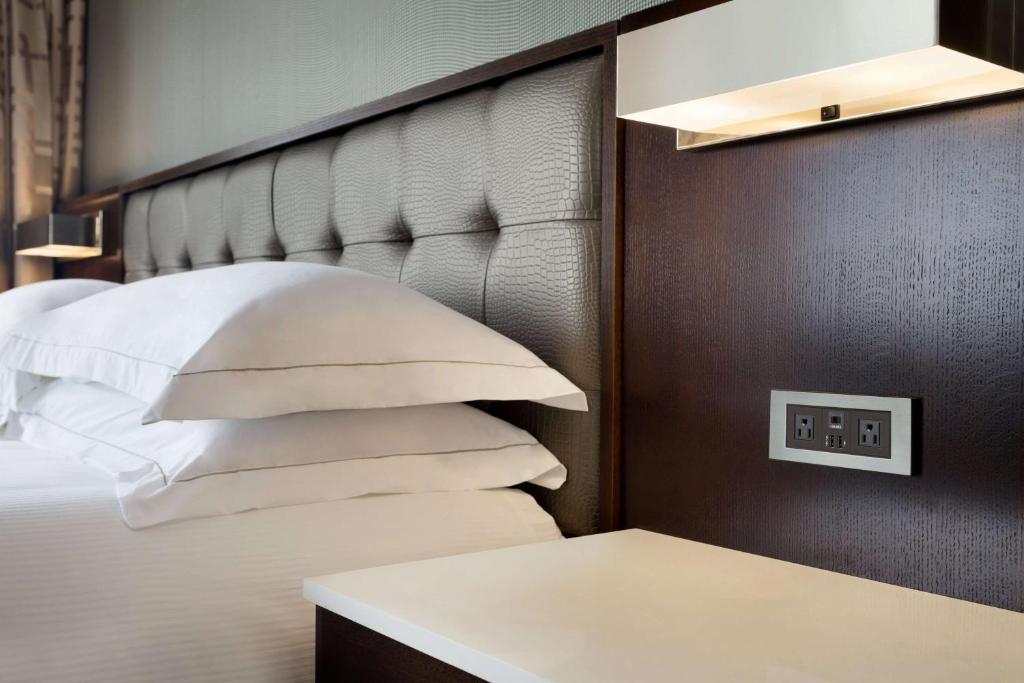 Double Room with Two Double Beds – Disability Access