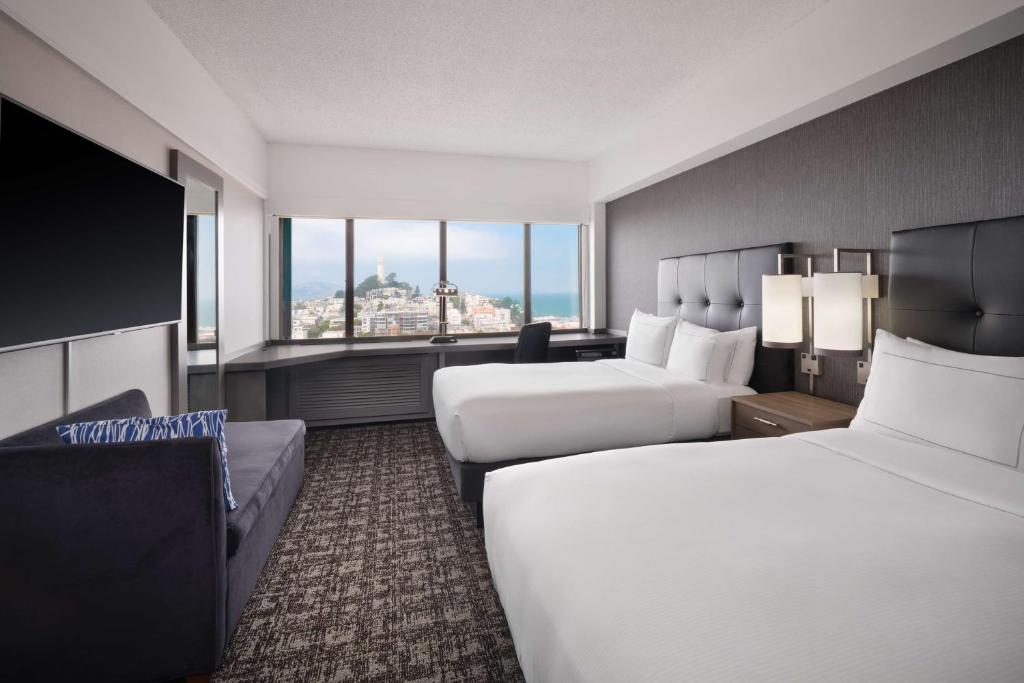 Deluxe Room with Two Double Beds and Bay View