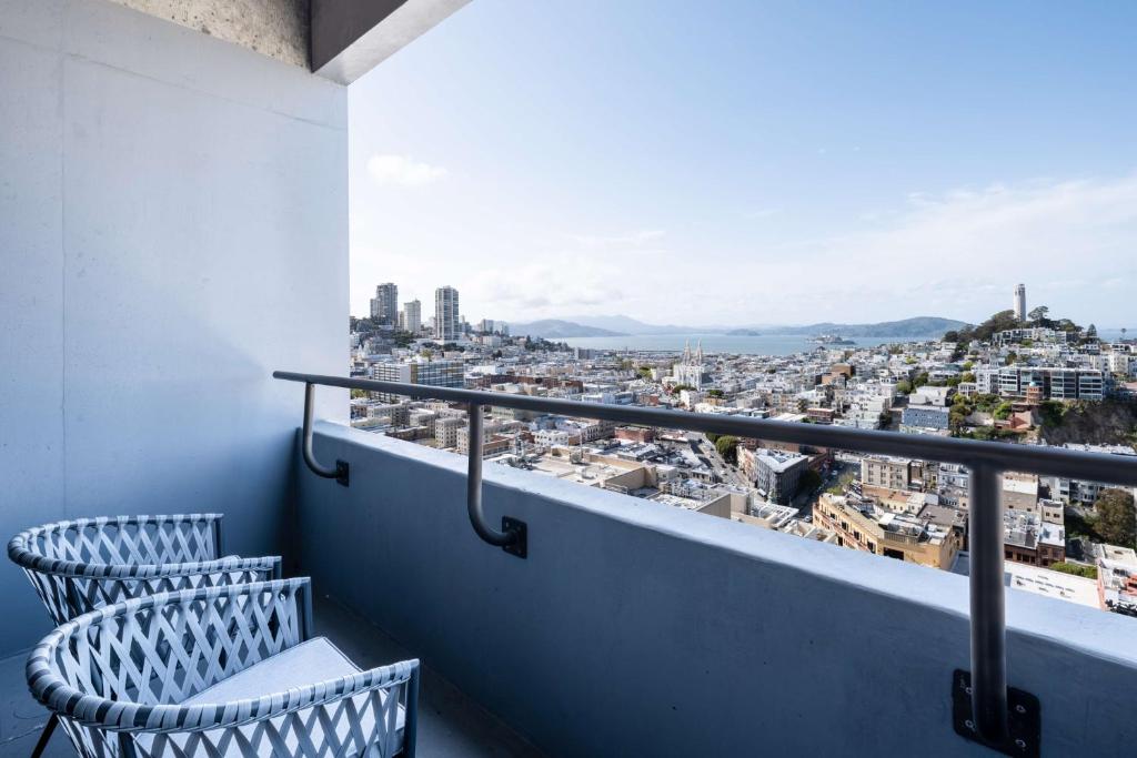 Executive King Room with Balcony