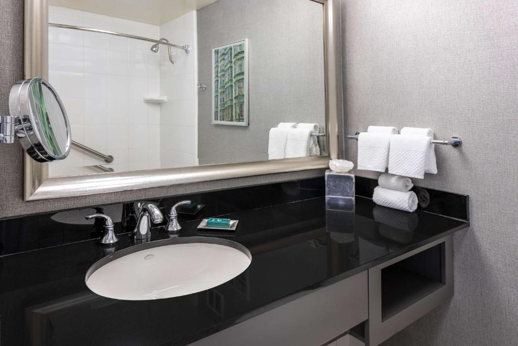 Executive King Room with Balcony