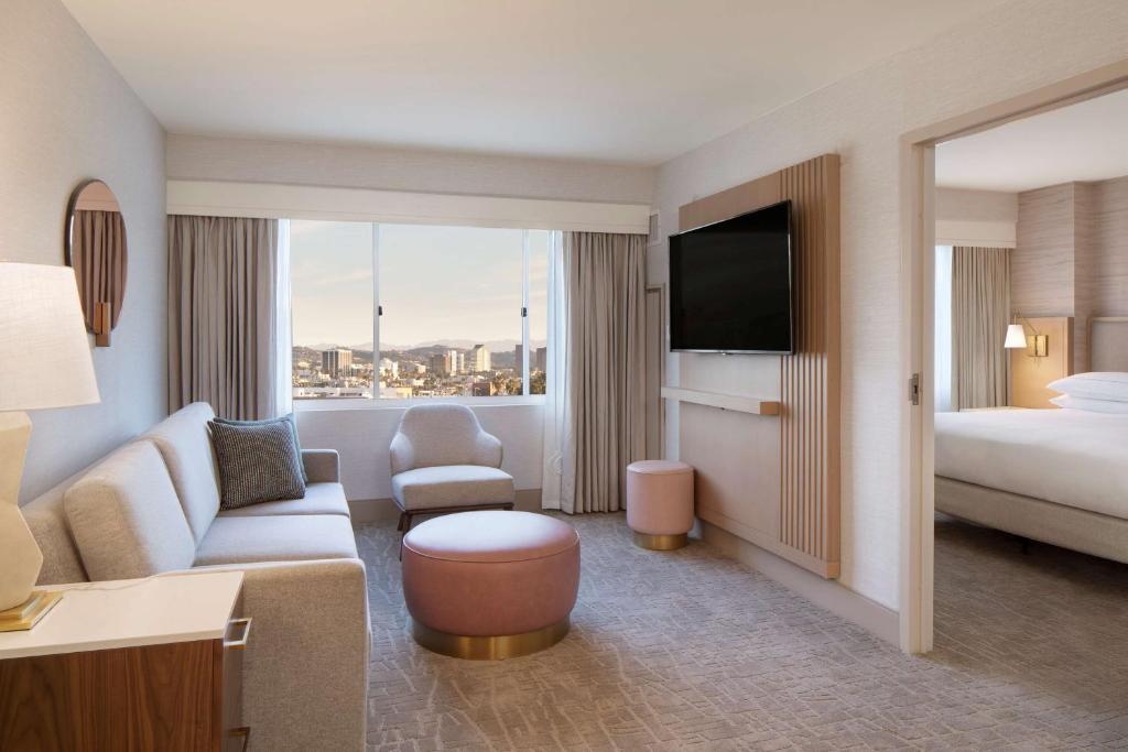 One-Bedroom King Suite