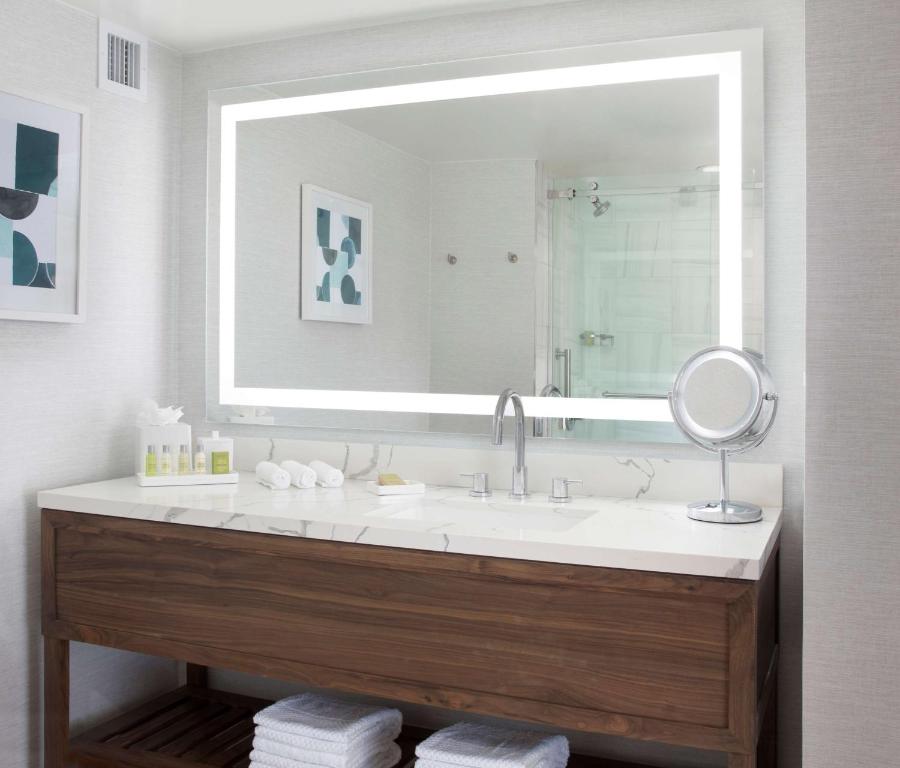 One-Bedroom Suite with Two Double Beds