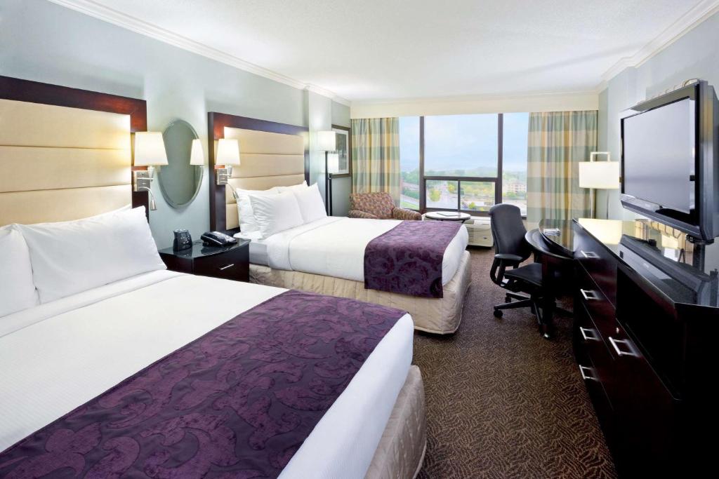 Deluxe Queen Room – Two Queen Beds