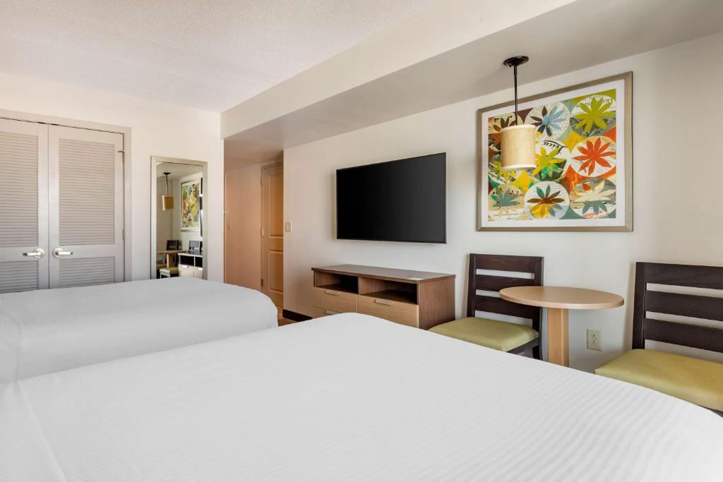 Studio with Partial Ocean View – Connecting Room