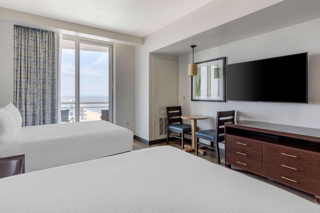 Studio with Partial Ocean View – Connecting Room