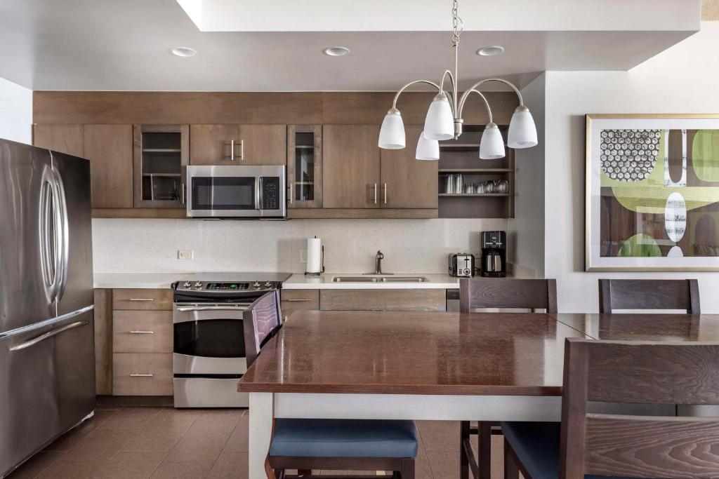 Two-Bedroom Suite with Ocean View