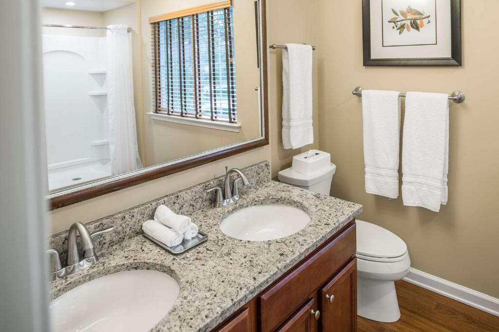 Three Bedroom Three Story Suite with Sofabed