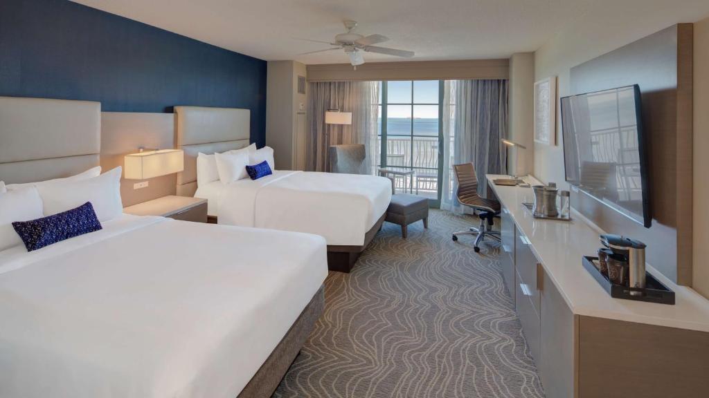 Superior Double Room with Partial Ocean View
