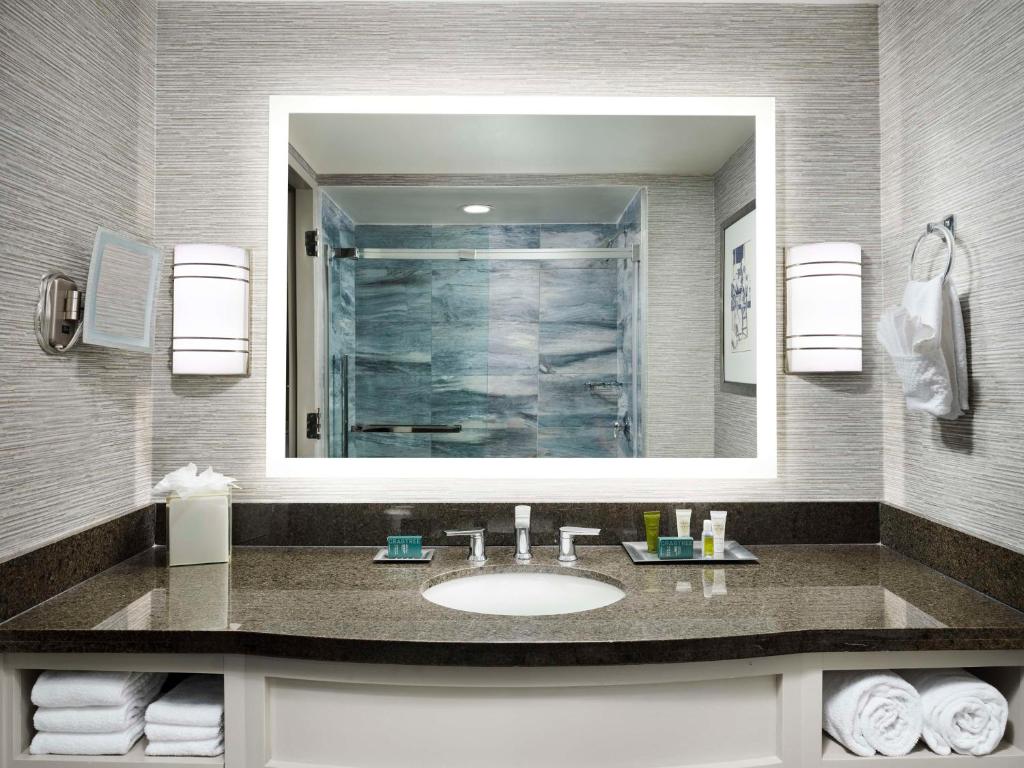 Superior Double Room with Partial Ocean View