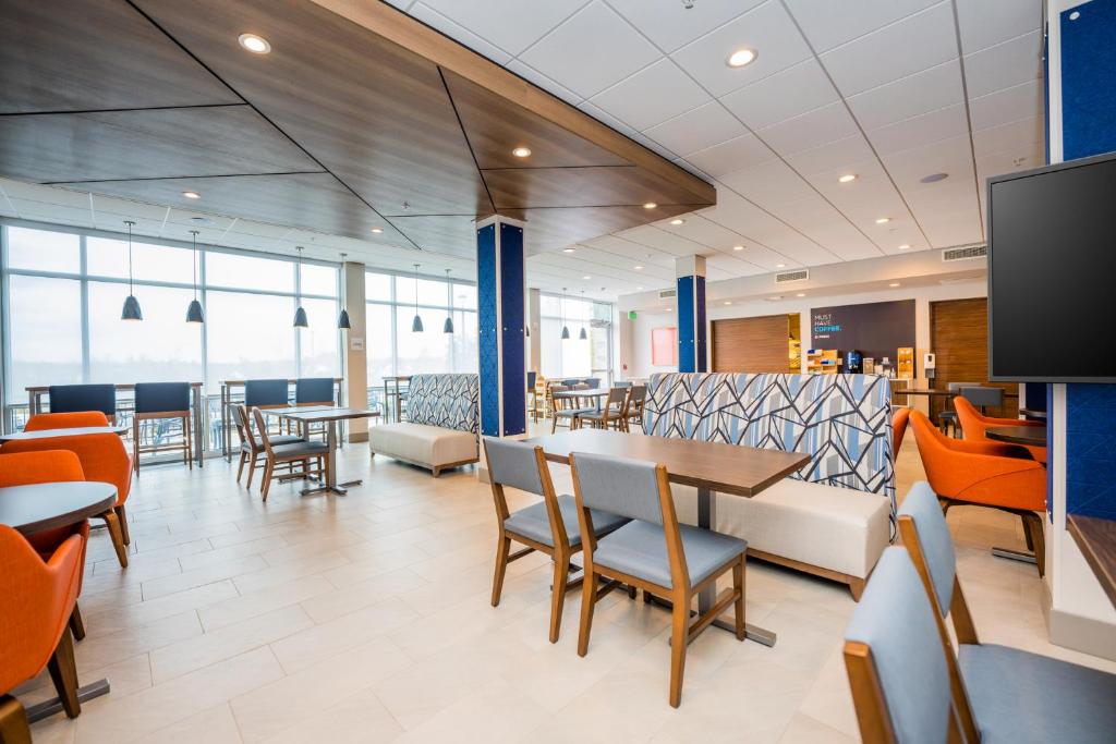 King Suite with Hearing Accessability