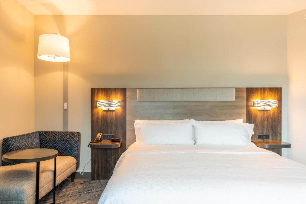 King Suite with Hearing Accessability