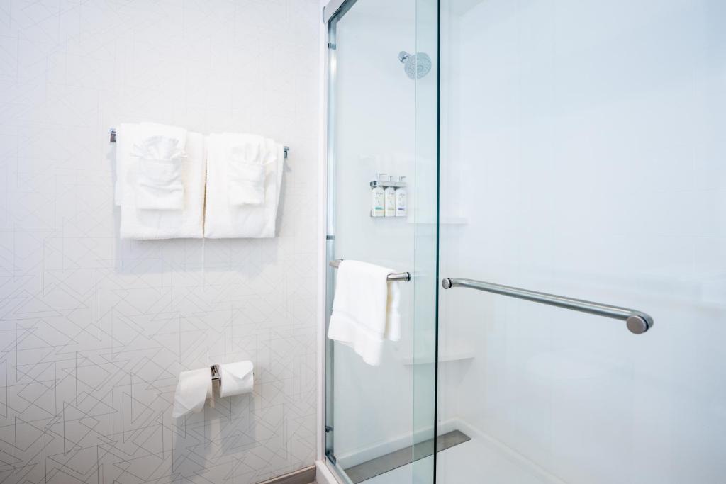 Premium Corner King Room – Non-Smoking