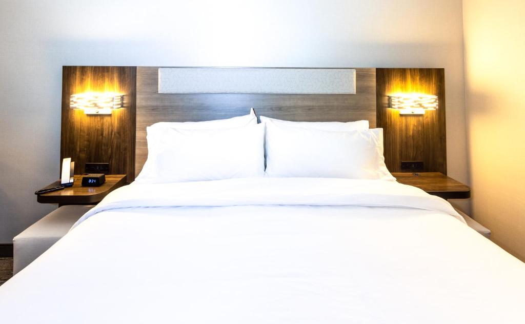 King Room with Hearing Accessability – Non-Smoking